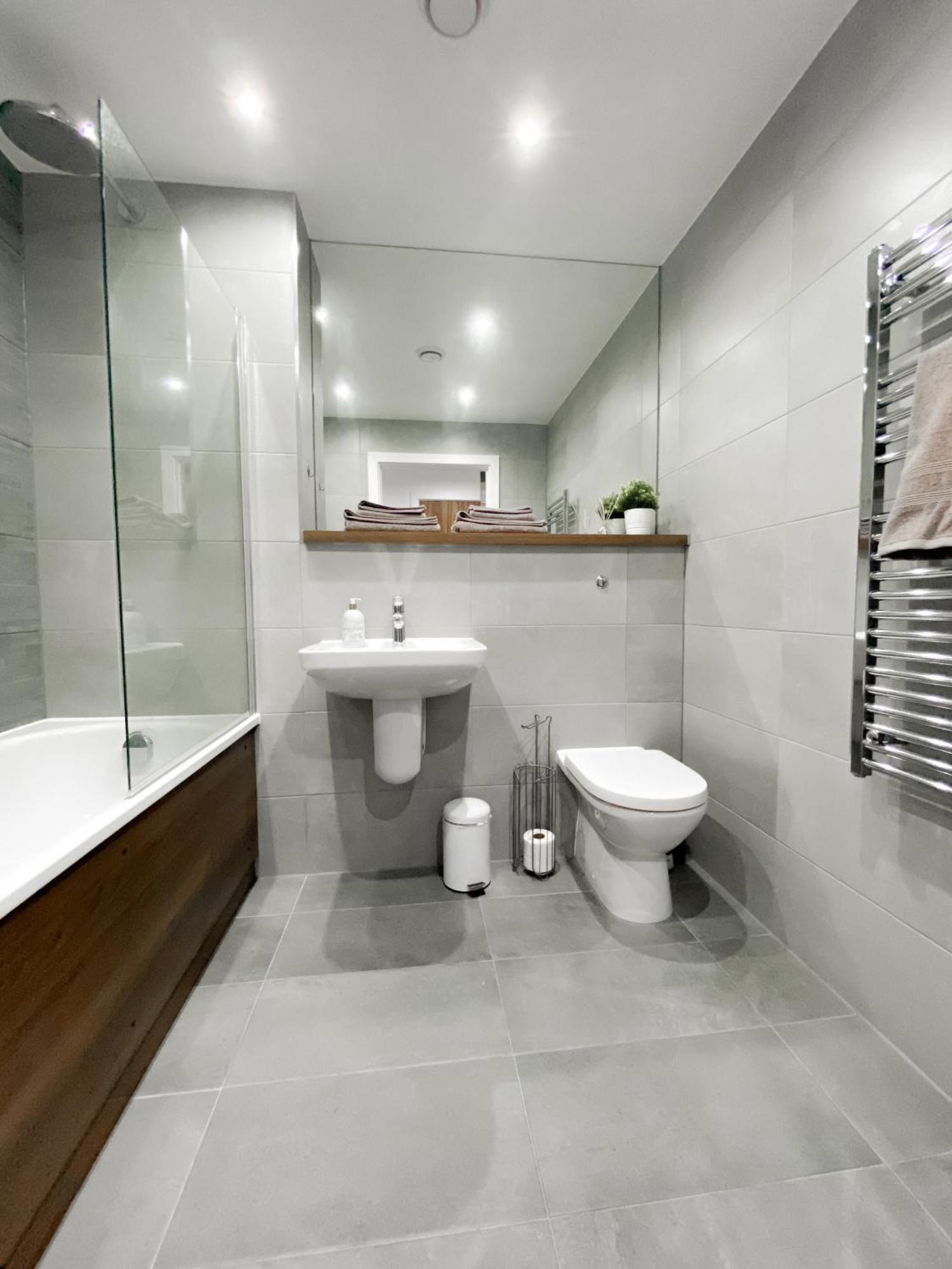 The Panda - Modern 2 Bedroom Apt In Manchester City Centre Екстер'єр фото